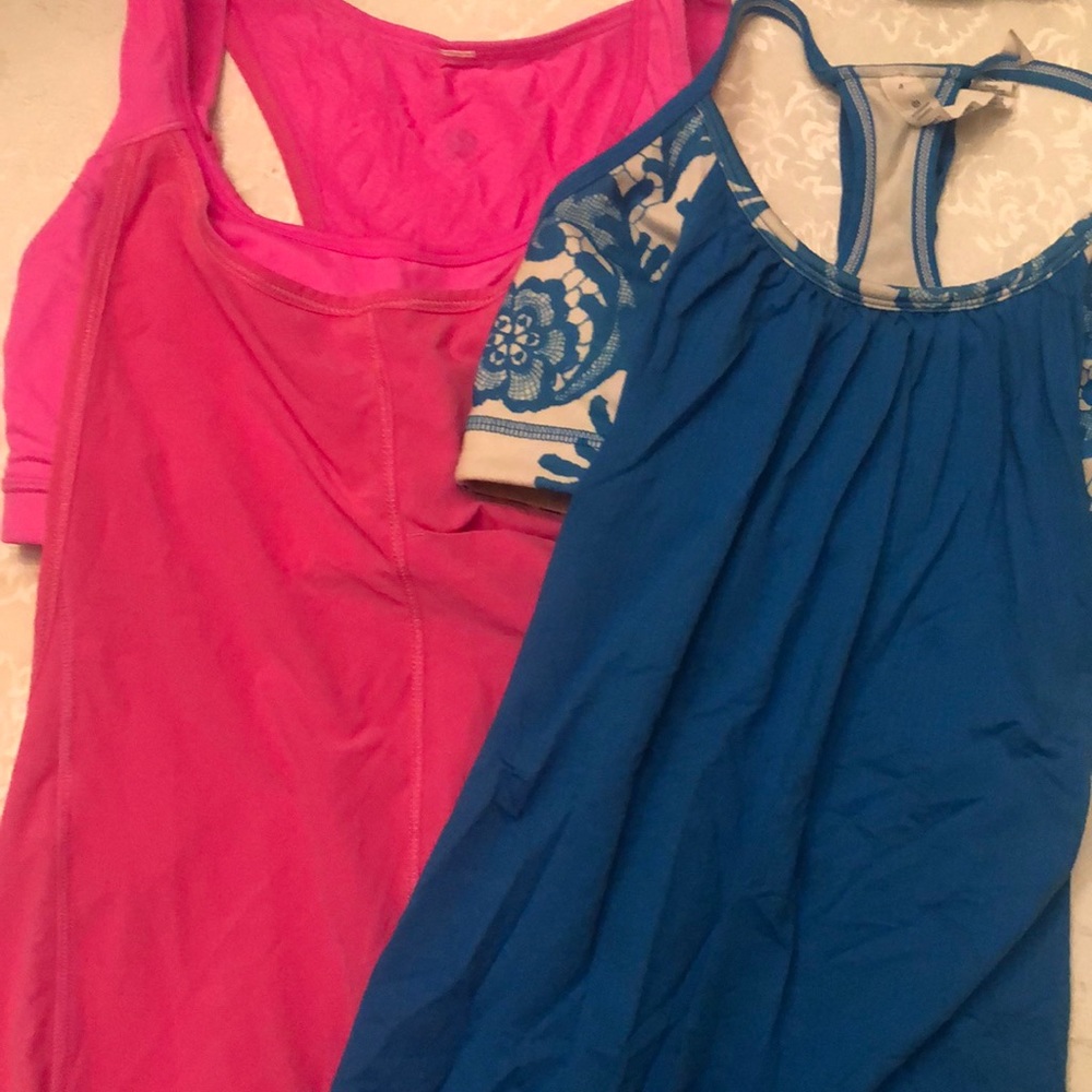 Lululemon tank tops with builtin sports bra